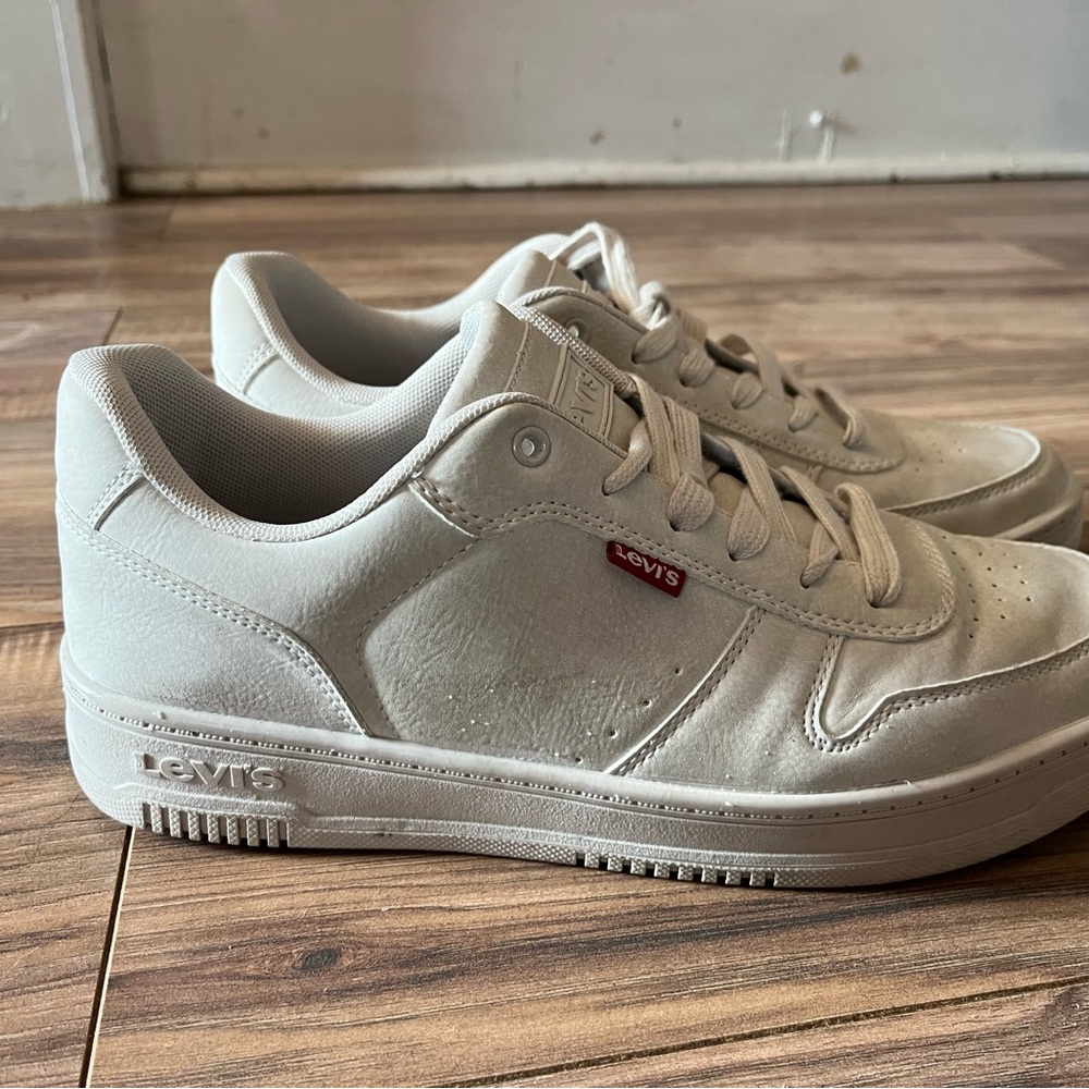 Levi's Men's Cream Sneakers